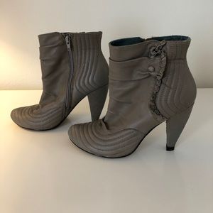 Seychelles gray ankle booties